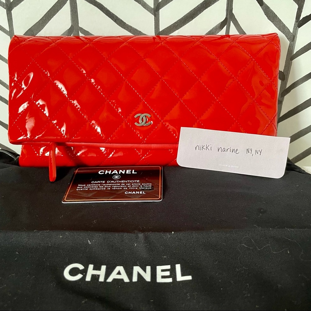 Chanel Beauty CC Clutch Quilted patent leather